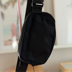Lululemon Black Adjustable Belt Bag Crossbody
